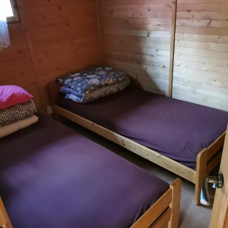 Drewniane Alpejskie Alpesi faház Świętne