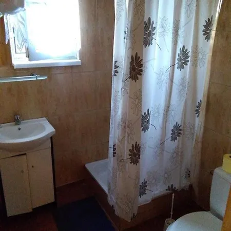 Drewniane Alpejskie Chalet *