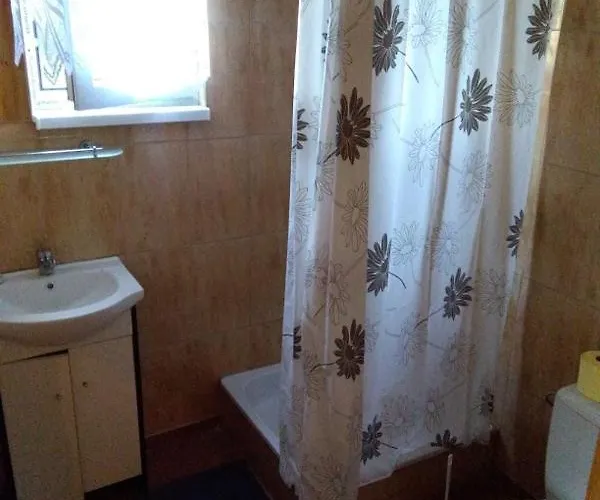 Drewniane Alpejskie Alpesi faház *